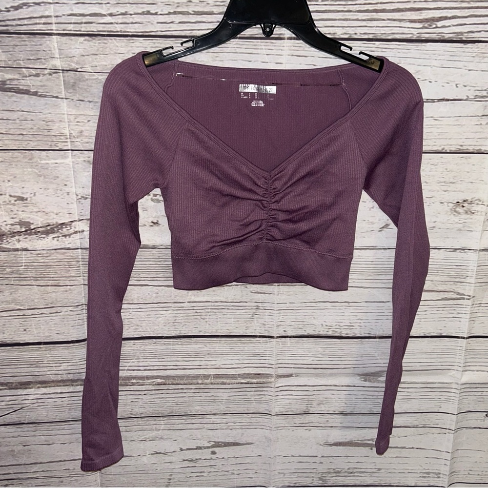 💙Forever 21 Cropped Athletic Top